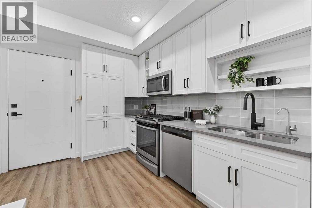 520, 4138 University Avenue NW — photo 3
