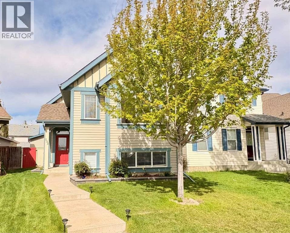 133 Copperfield Gardens SE — photo 2
