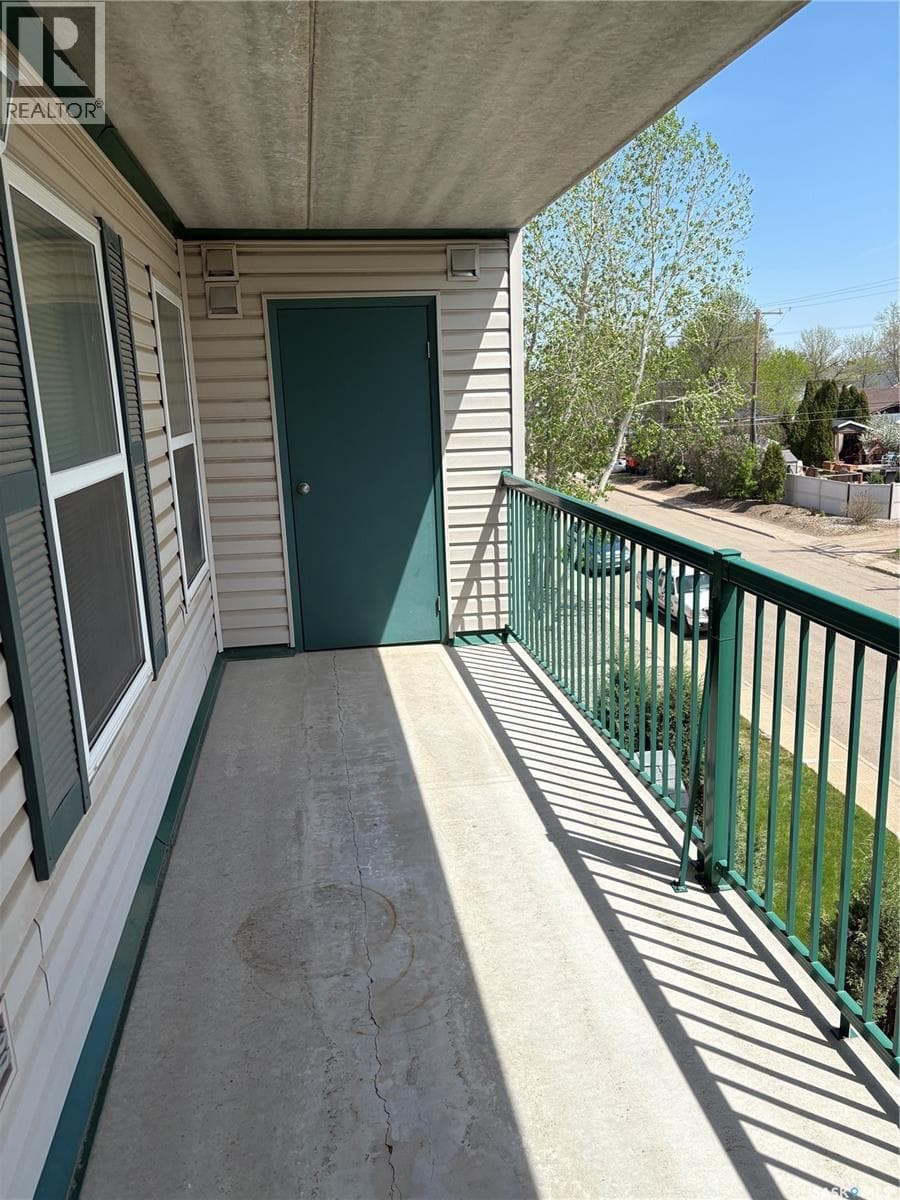 301 1601 1st STREET — photo 3