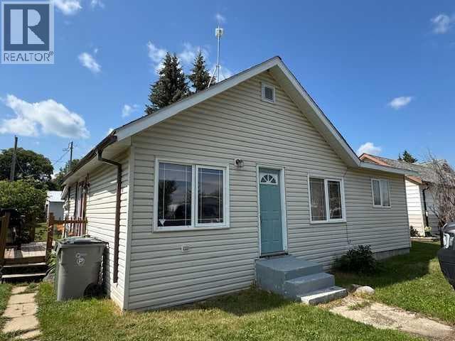 208 1 Street W