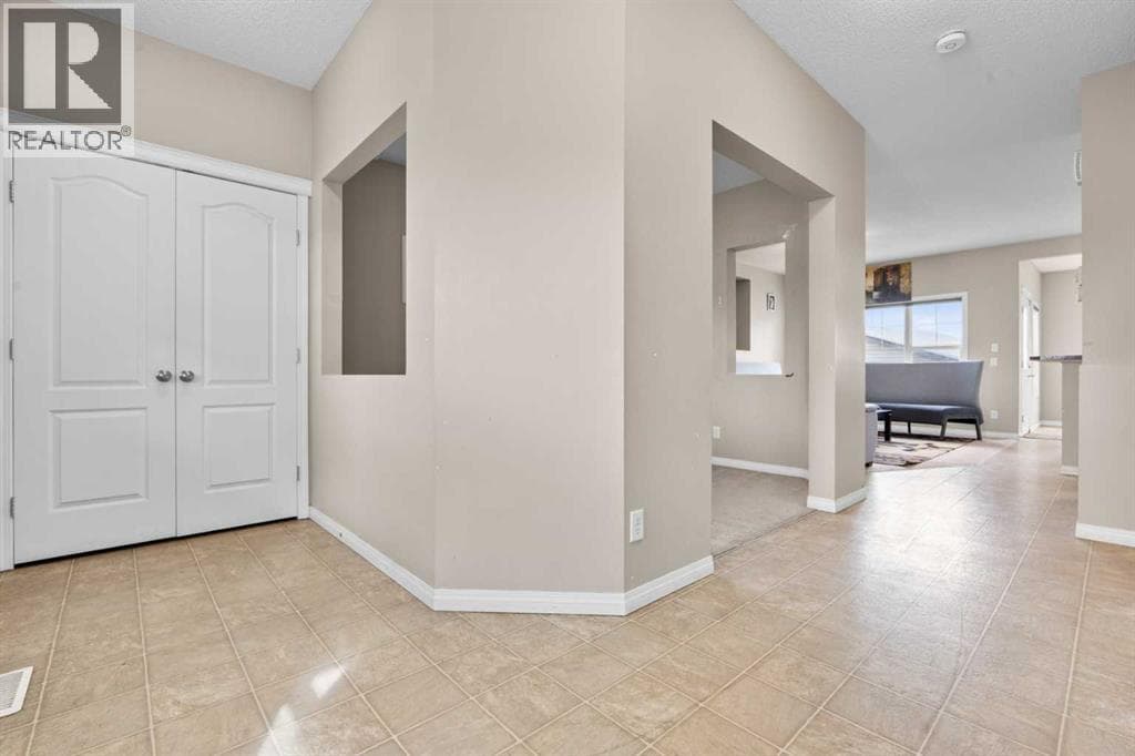 246 Martinwood Place NE — photo 3
