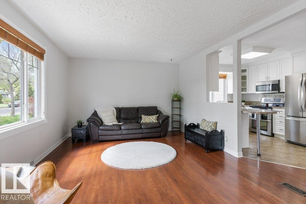 13056 SHERBROOKE AV NW — photo 3