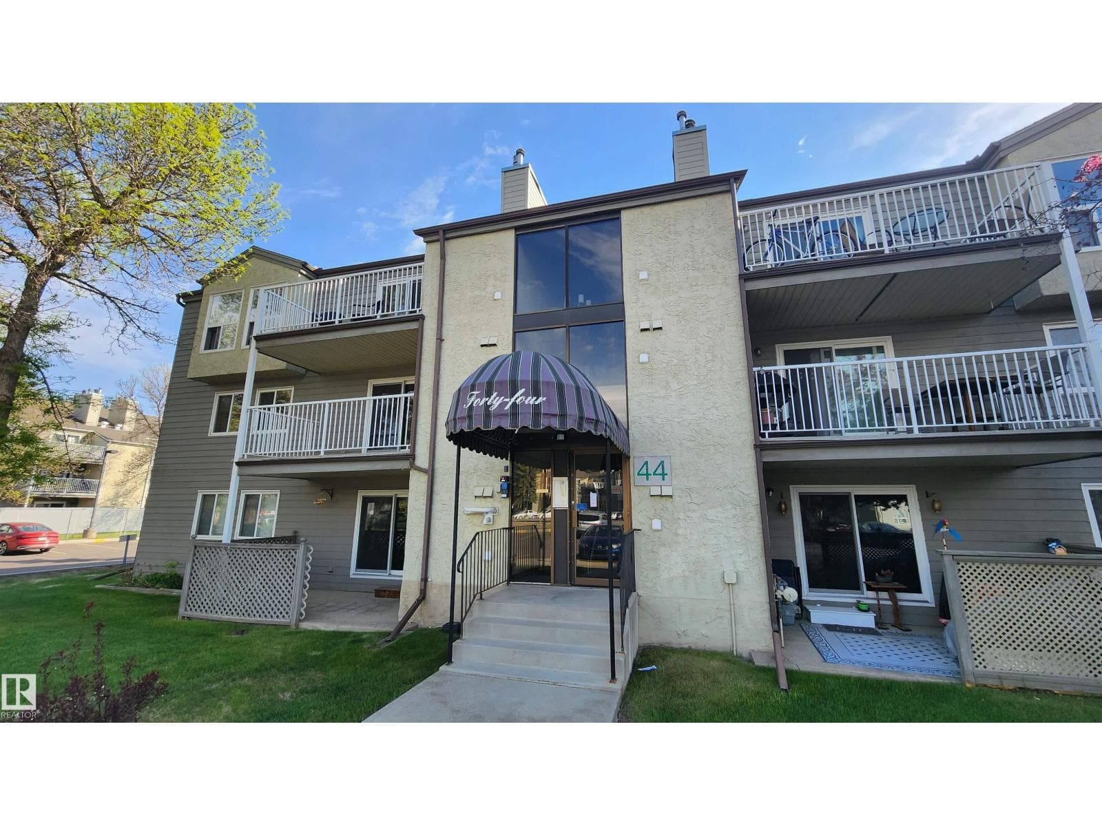 #203 44 ALPINE PL