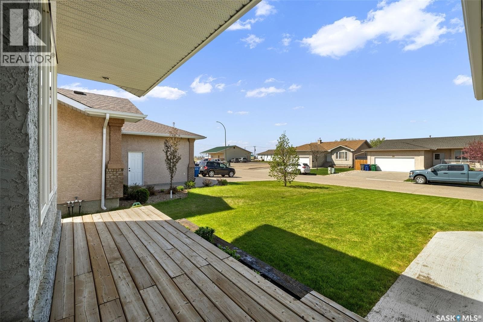 413 Hawkes STREET — photo 3