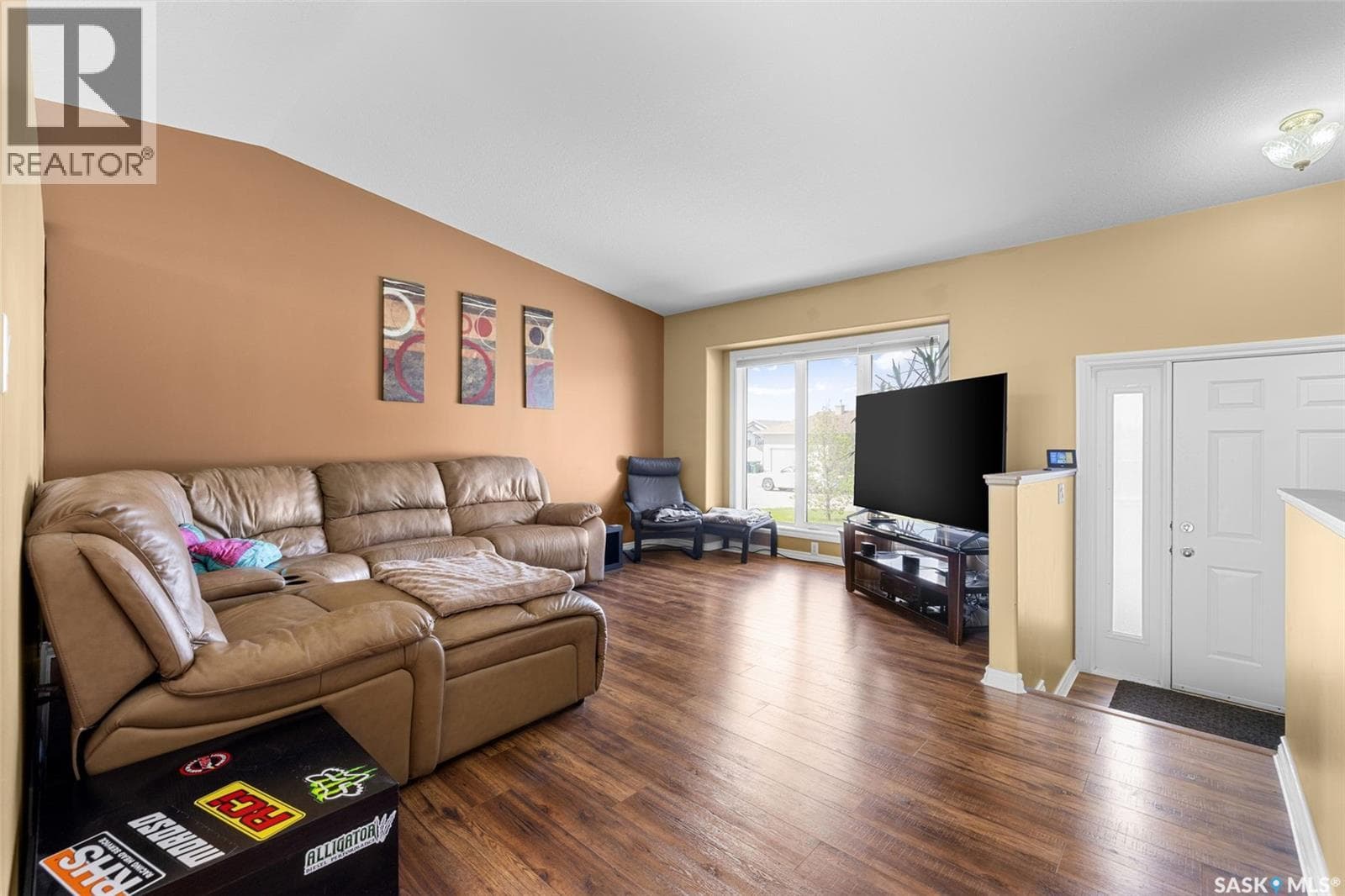 413 Hawkes STREET — photo 5