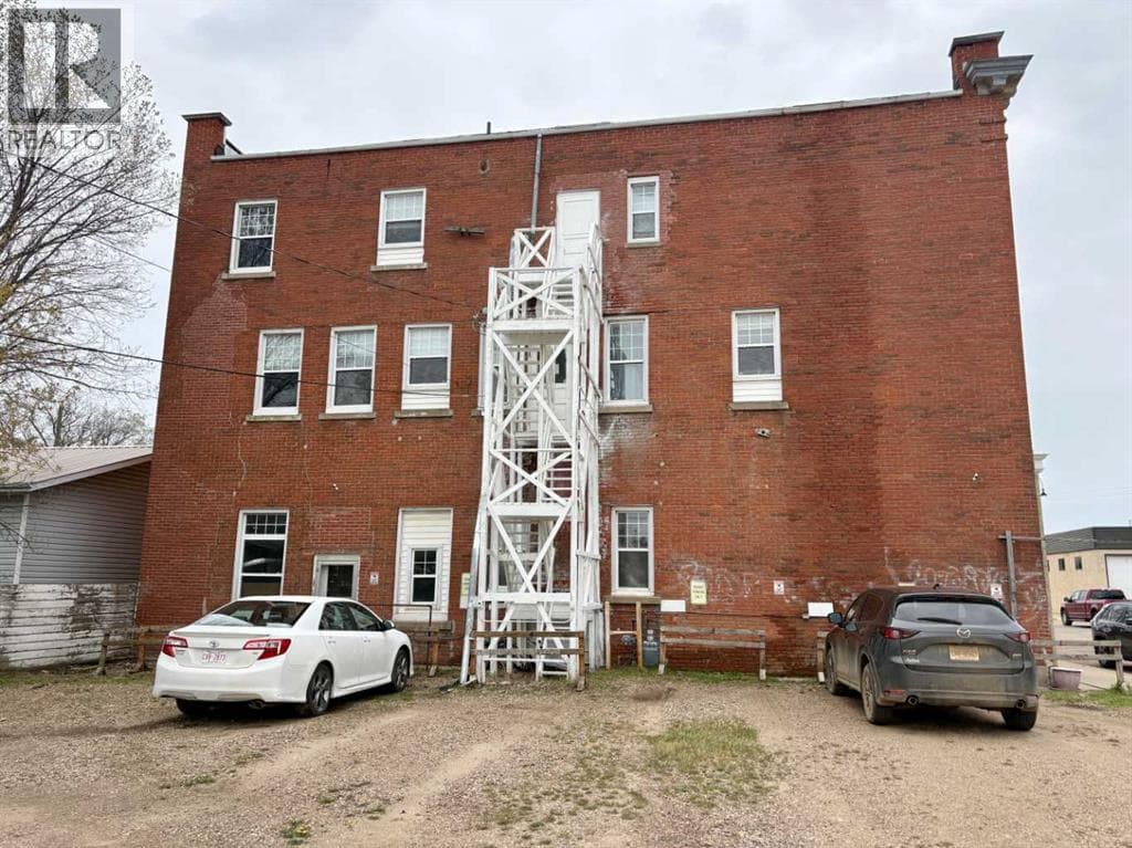 4840 50 Avenue — photo 2