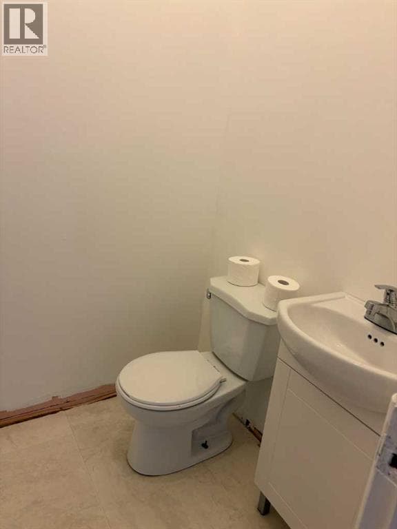 4840 50 Avenue — photo 5