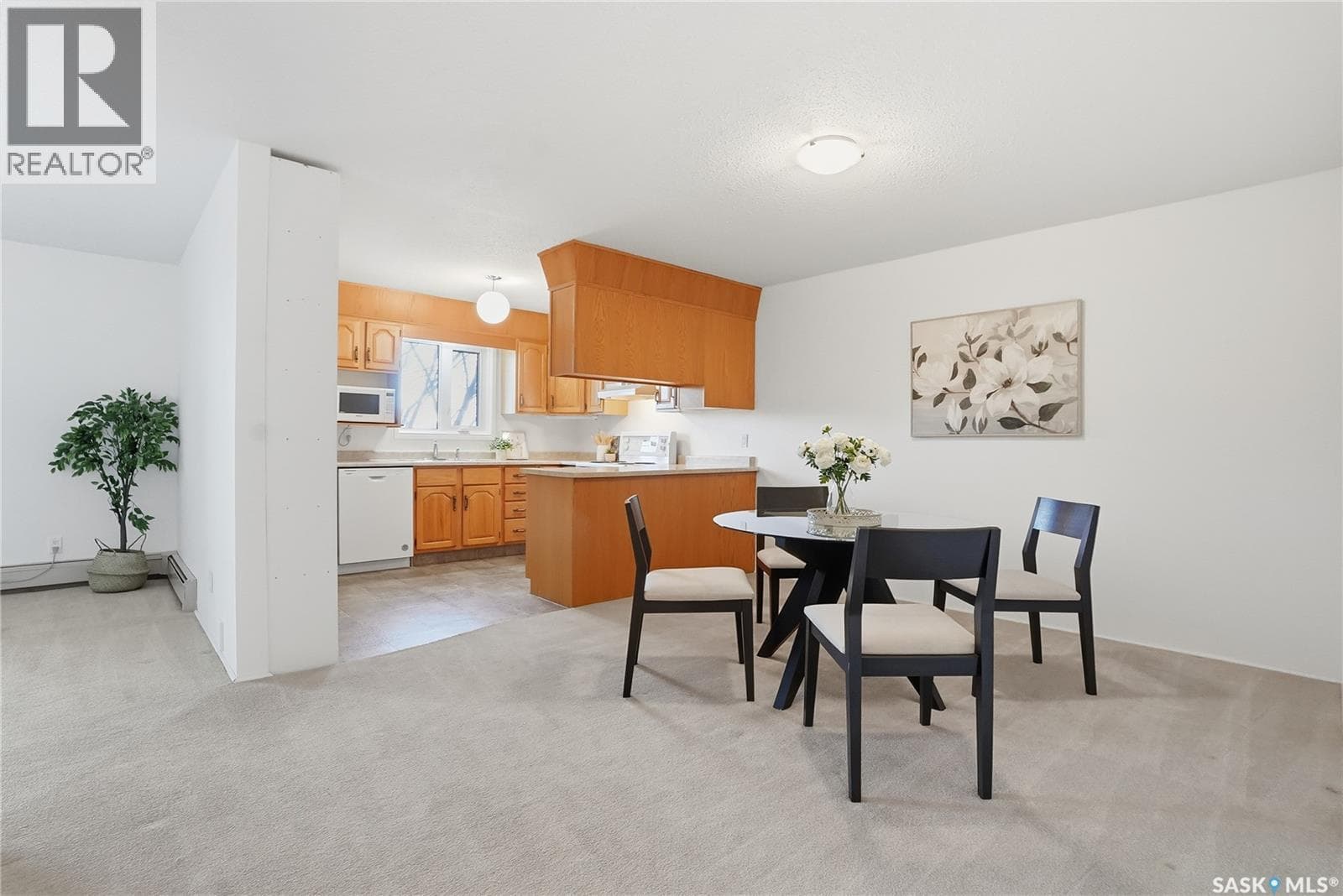 206 3130 Louise STREET — photo 5