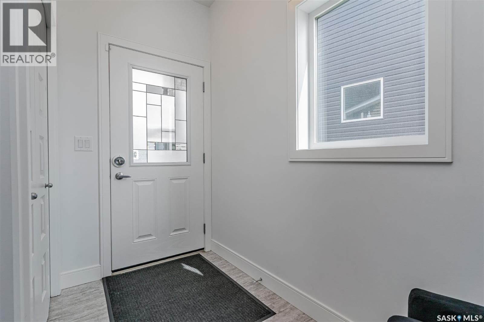 335 Hassard CLOSE — photo 3