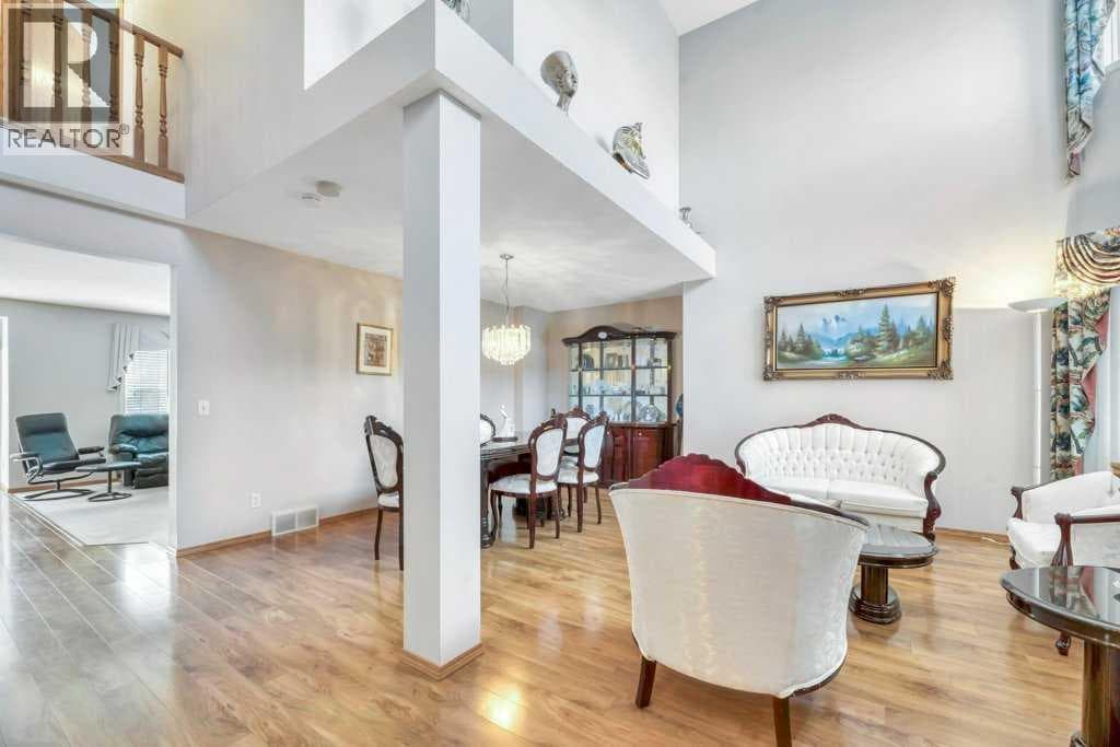 52 Country Hills Green NW — photo 3