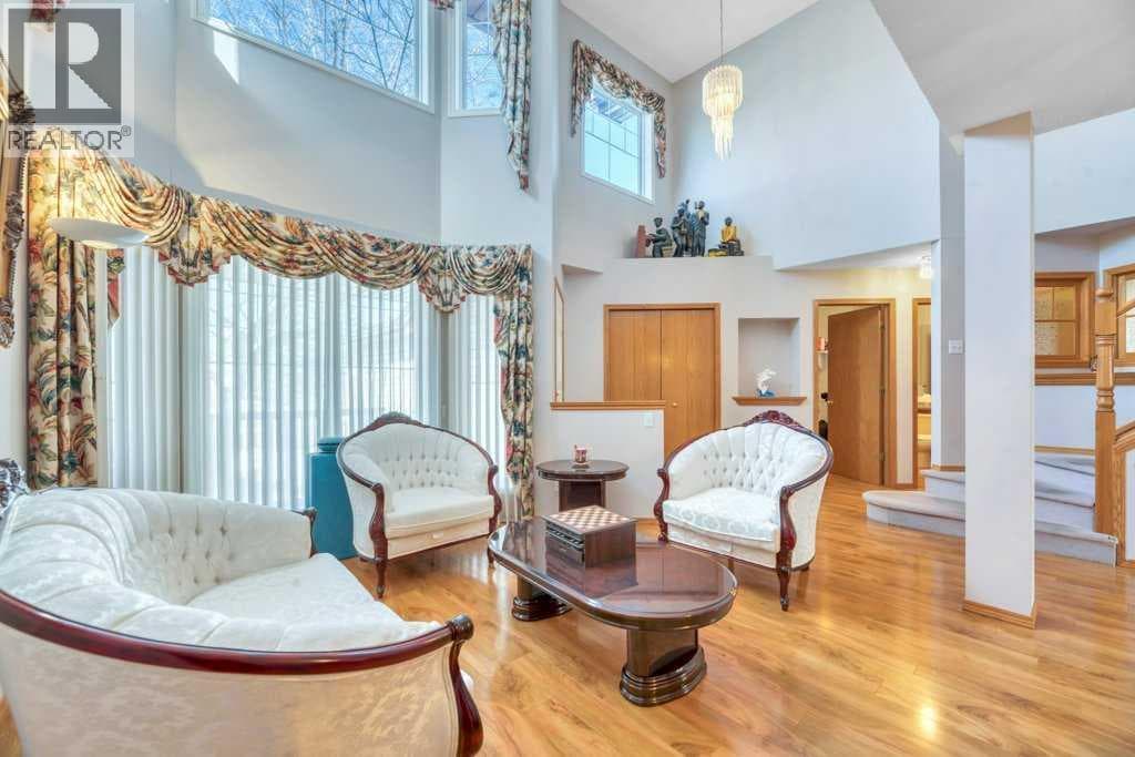 52 Country Hills Green NW