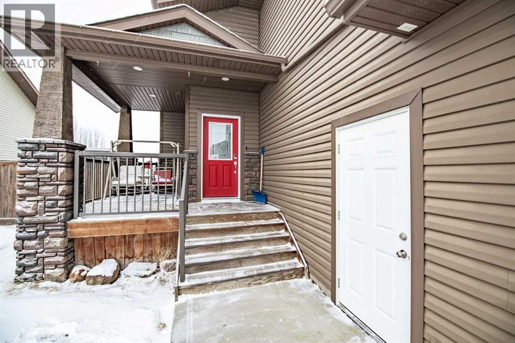 18 Mackenzie Crescent — photo 3