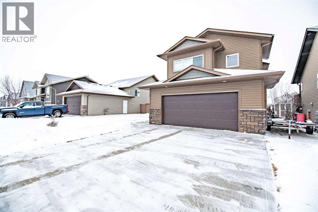18 Mackenzie Crescent — photo 2