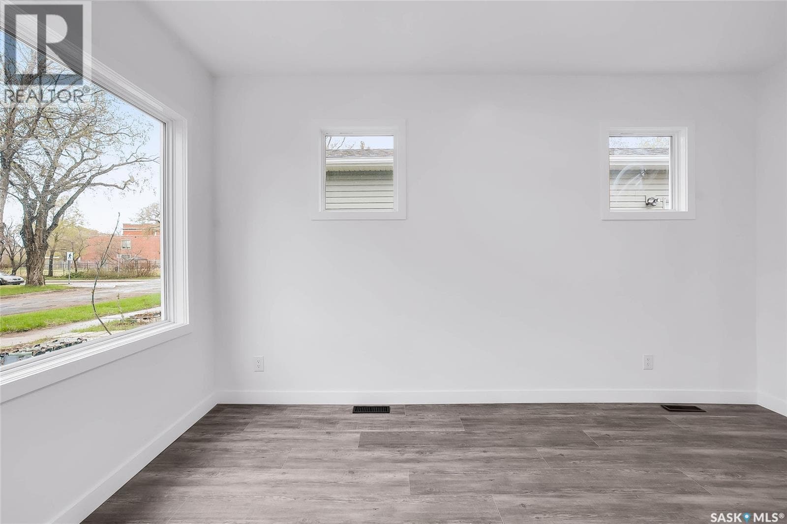 1230 E AVENUE N — photo 3