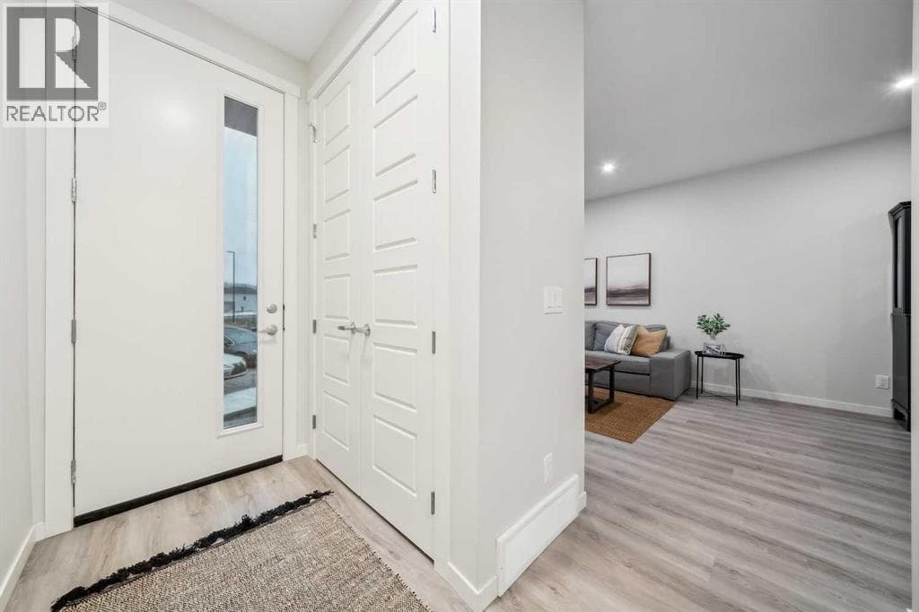 224 Vantage Drive — photo 2