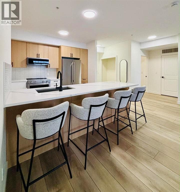 101, 160 Moberly Road — photo 2