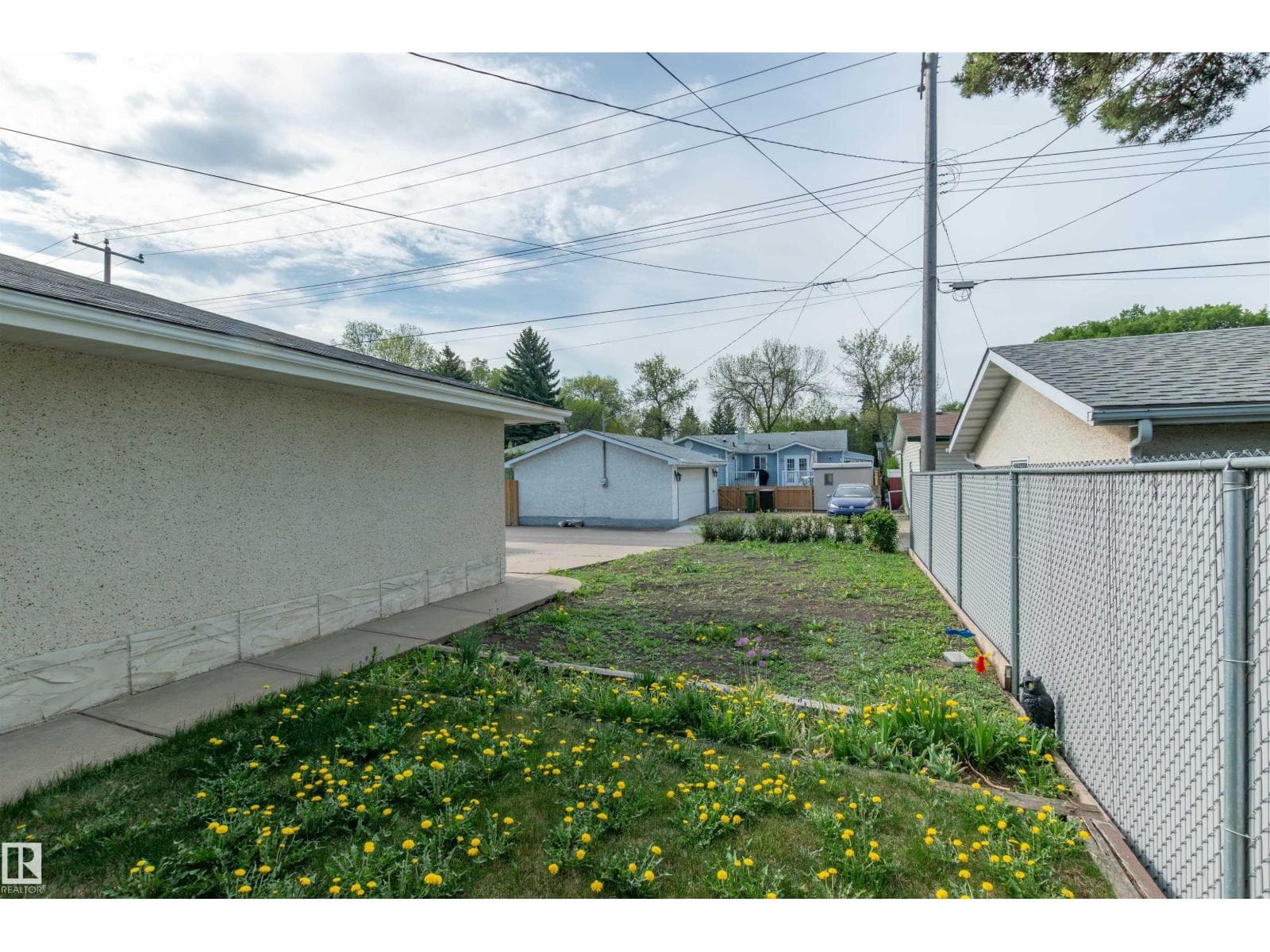 4009 114 AV NW — photo 4