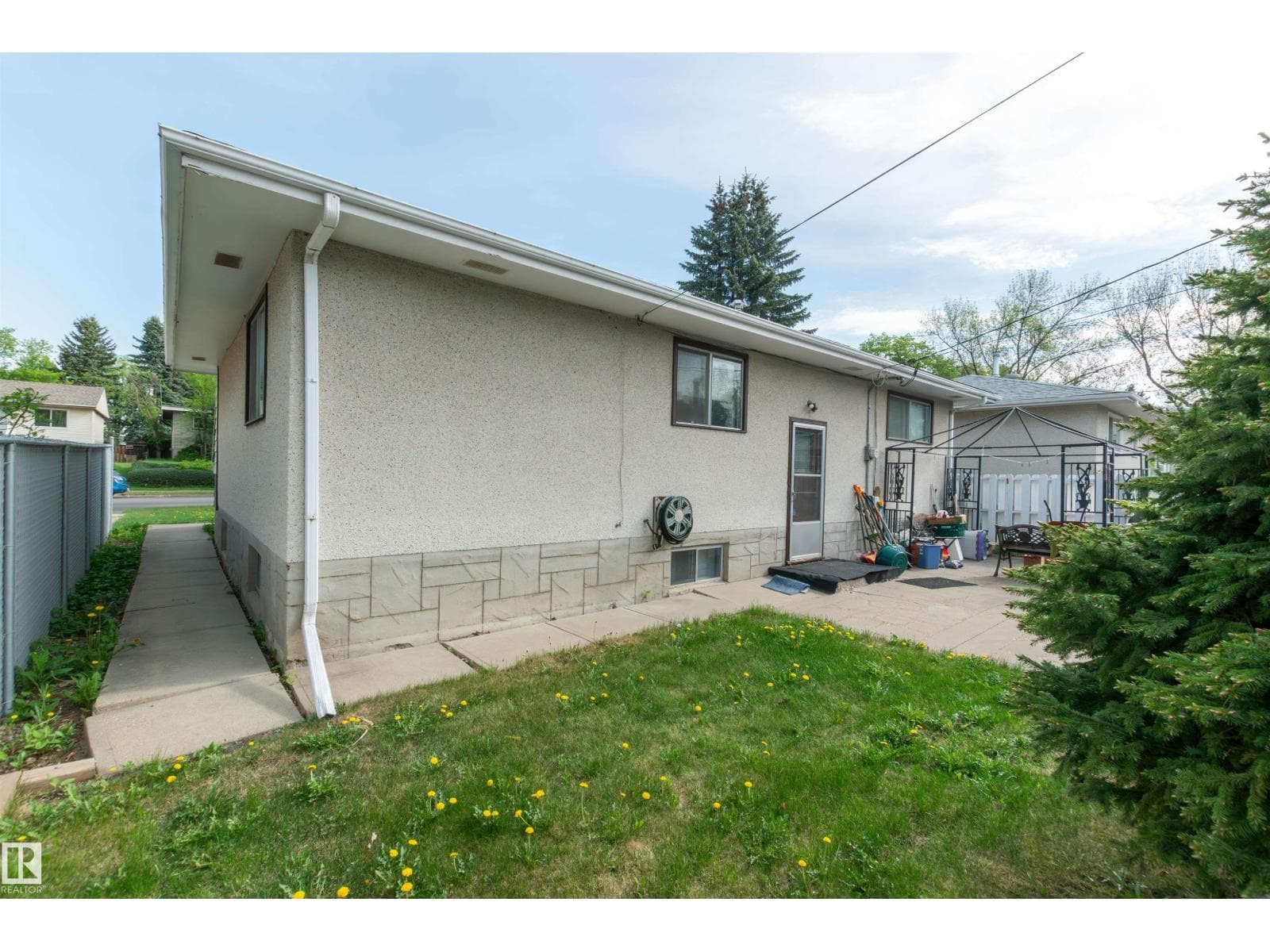 4009 114 AV NW — photo 5