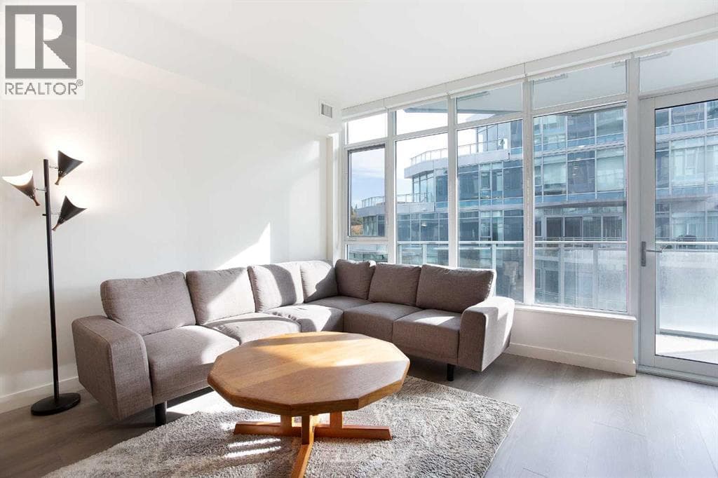 311, 138 Waterfront Court SW — photo 4