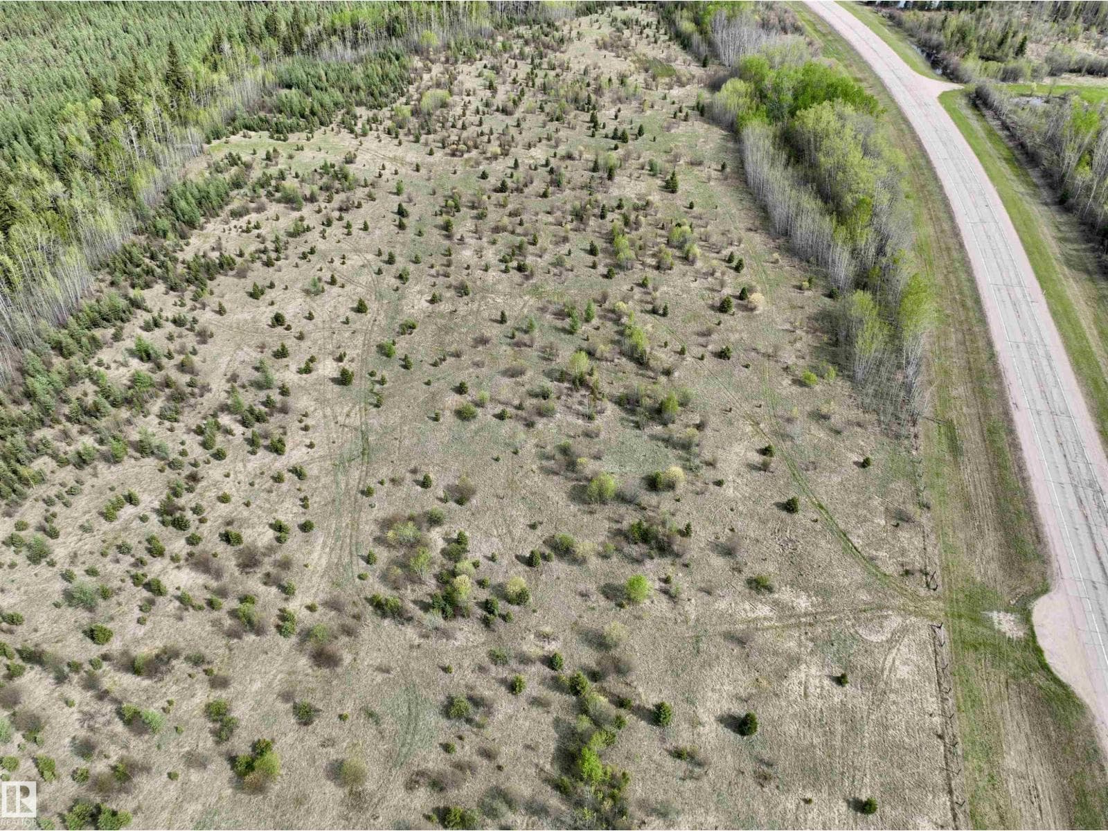 NW 27 60 14 W4 — photo 2