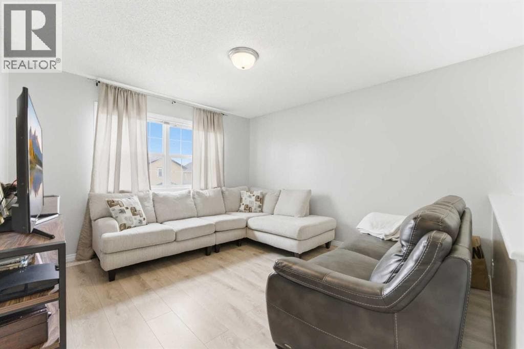 118 Saddletree Close NE photo 12