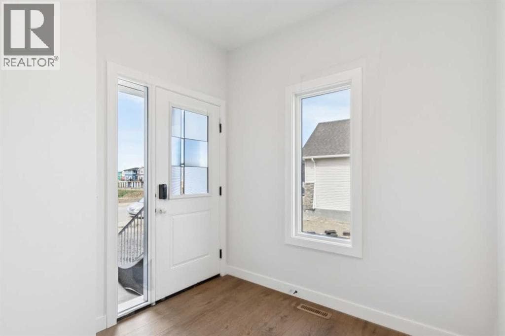 39 Hotchkiss Avenue SE — photo 4