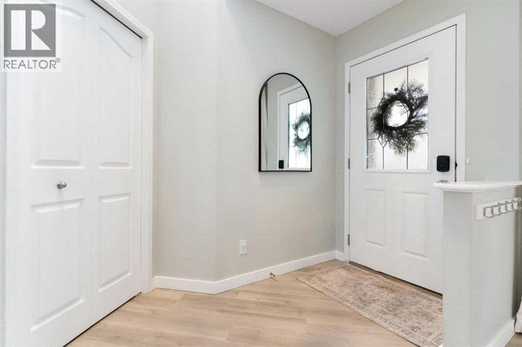 164 Royal Oak Heights NW — photo 3