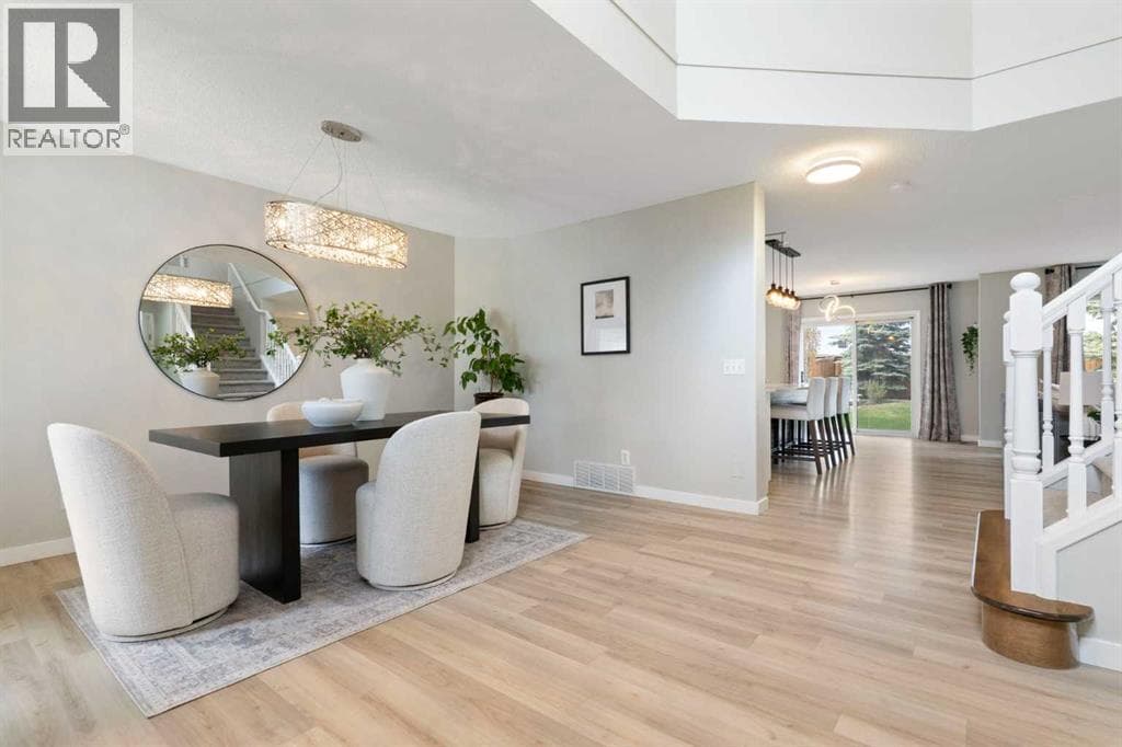 164 Royal Oak Heights NW — photo 4