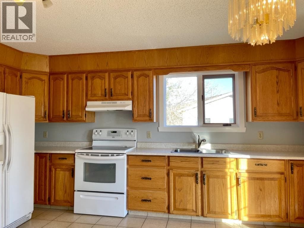 9303 93 Street — photo 2