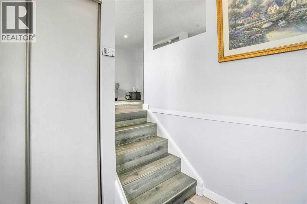76 Aberfoyle Close NE — photo 3