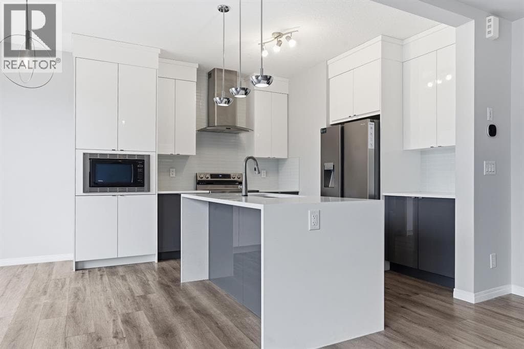 127 Carrington Crescent NW — photo 4