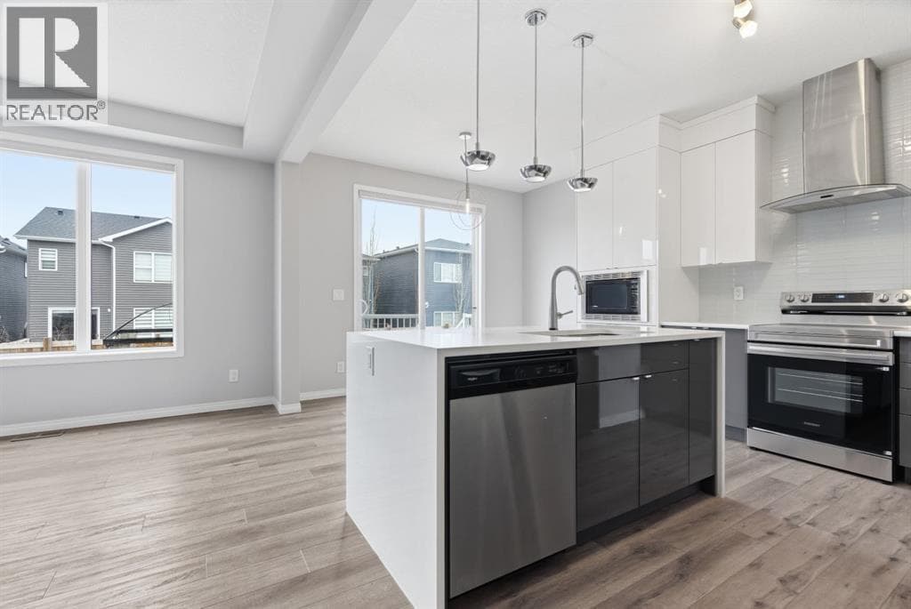 127 Carrington Crescent NW — photo 5
