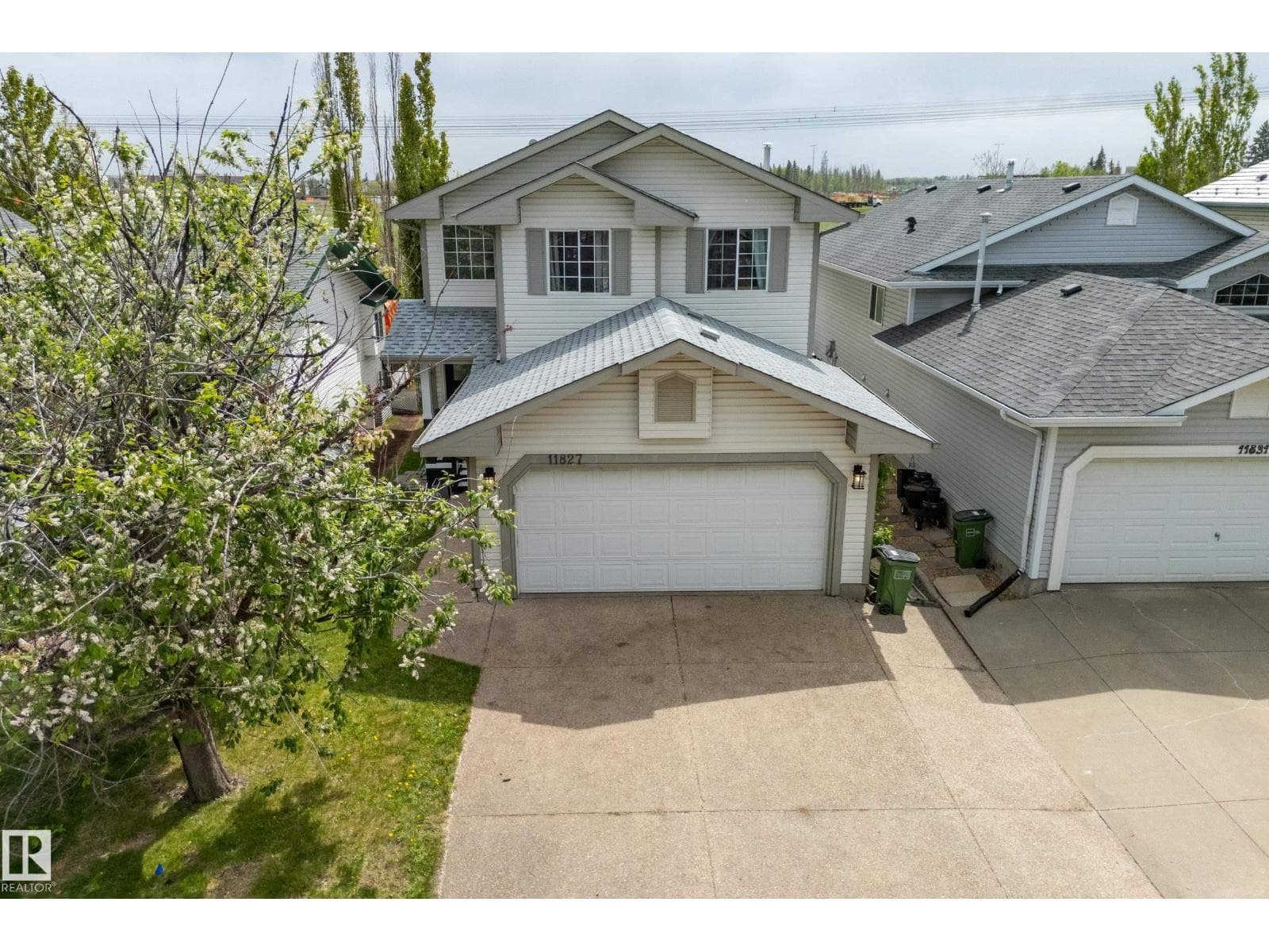 11827 8 AV NW — photo 2