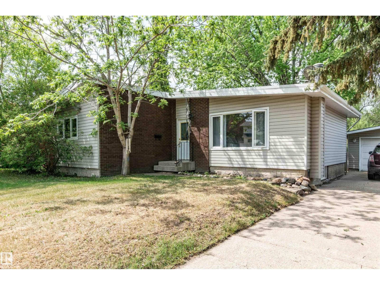 4 CRANE RD — photo 2