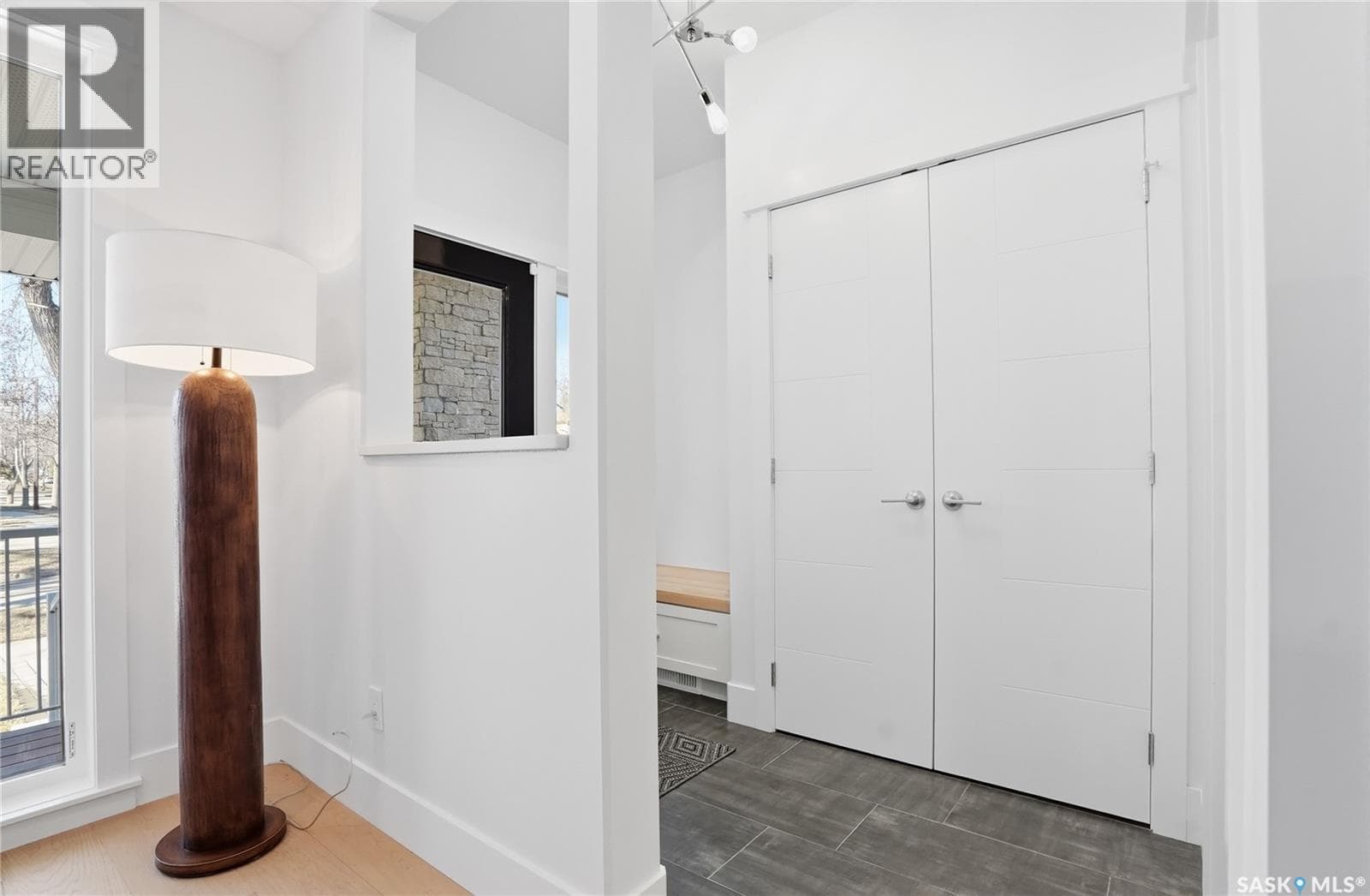 738 Main Street — photo 2