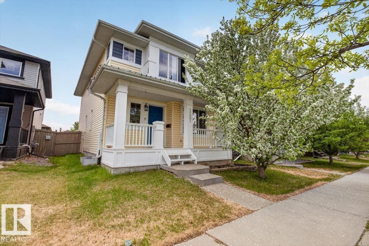 1107 35 AV NW