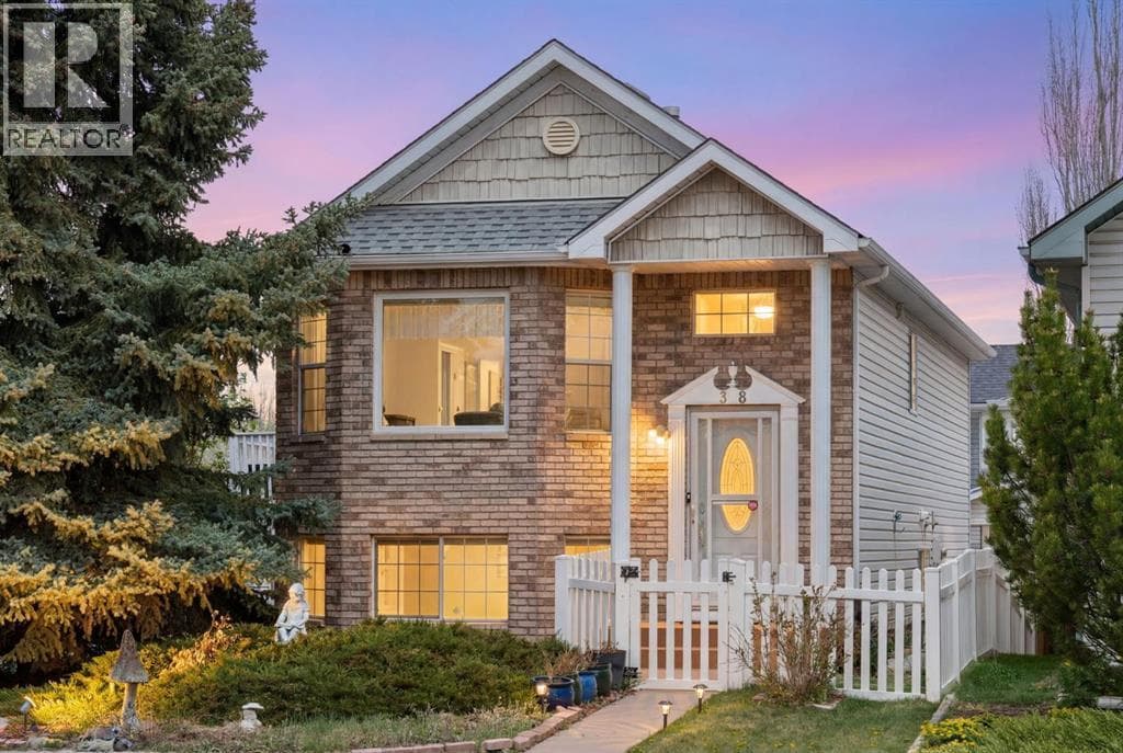38 Hidden Spring Circle NW