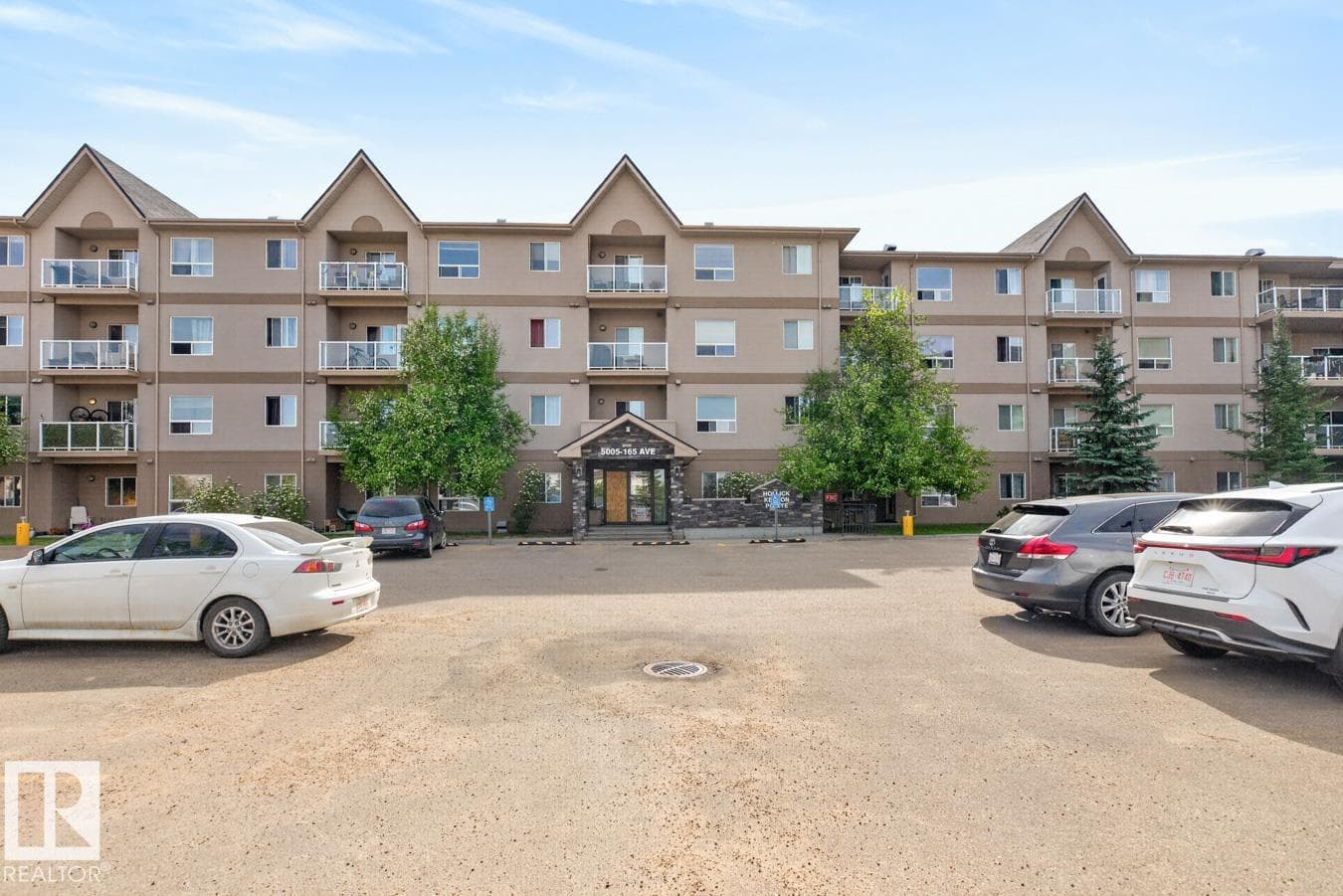 #320 5005 165 AV NW