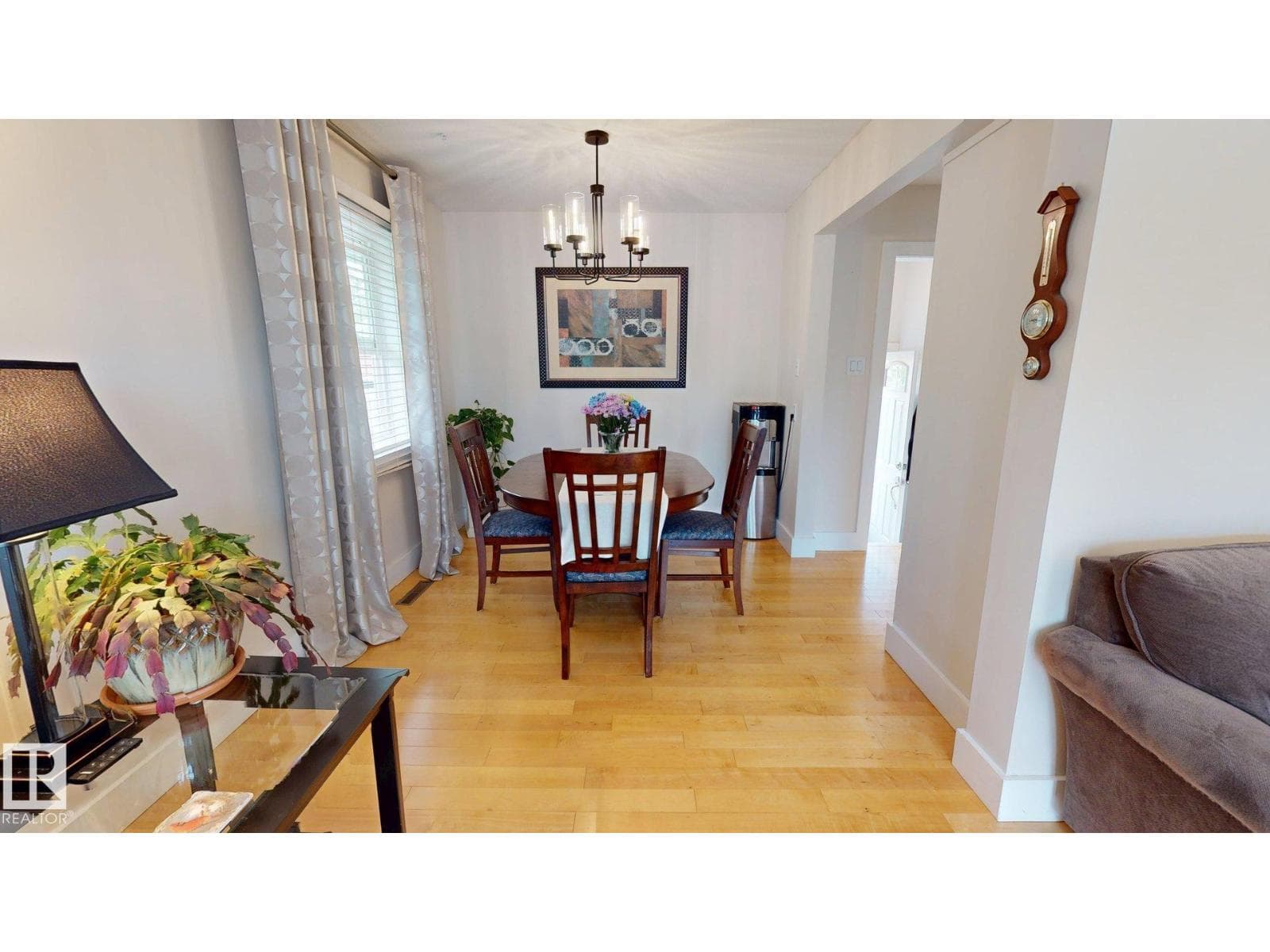 15627 83 AV NW — photo 4