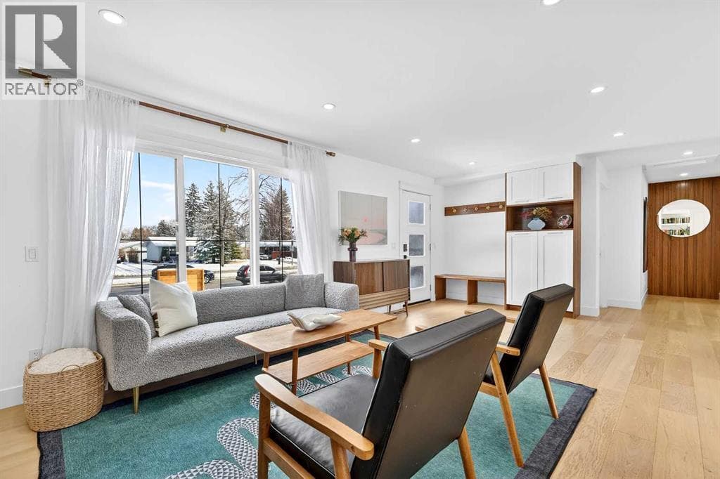 6323 Crowchild Trail SW — photo 4