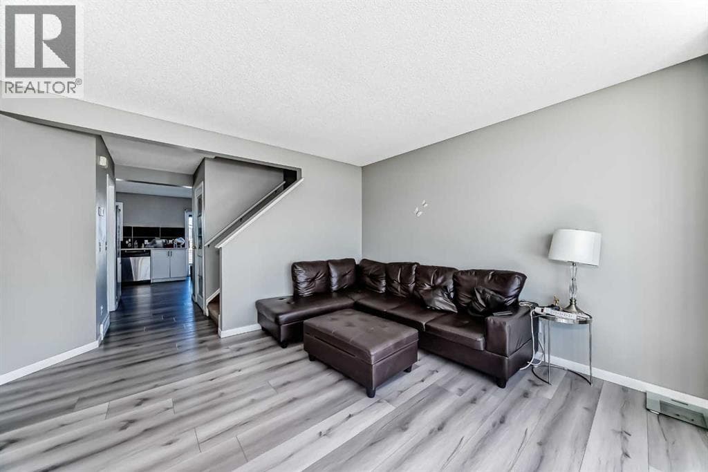 111 Martin Crossing Close NE — photo 5