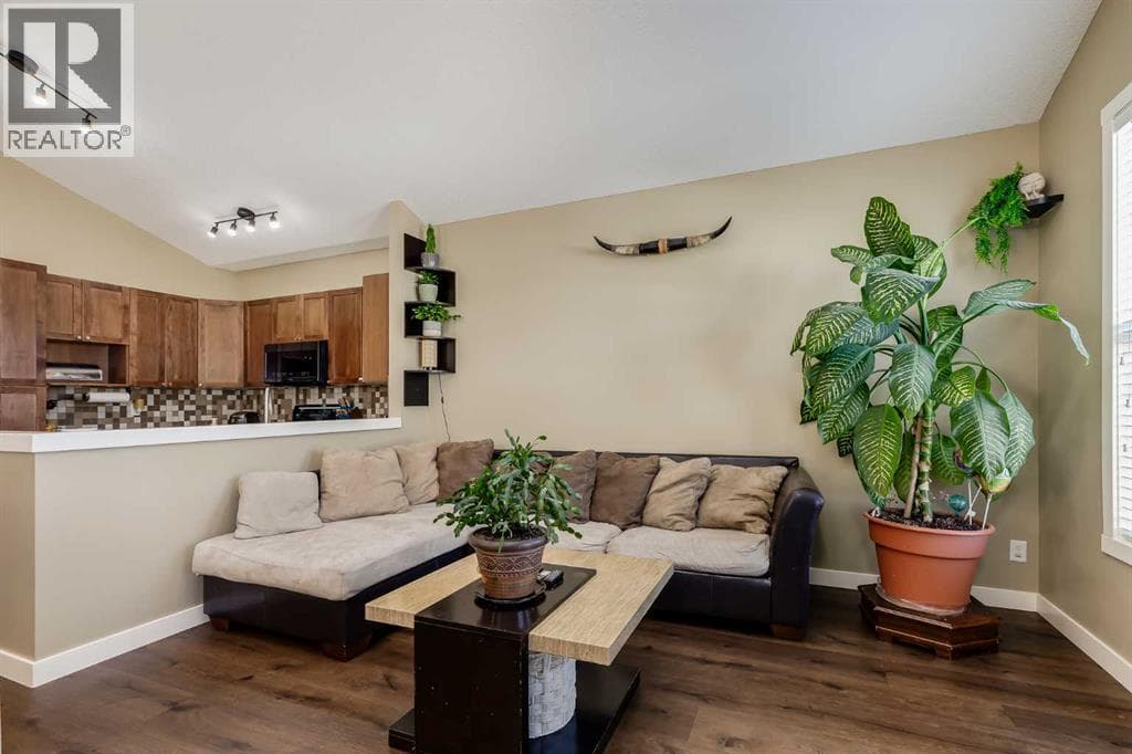 24 Elgin Meadows Manor SE — photo 4