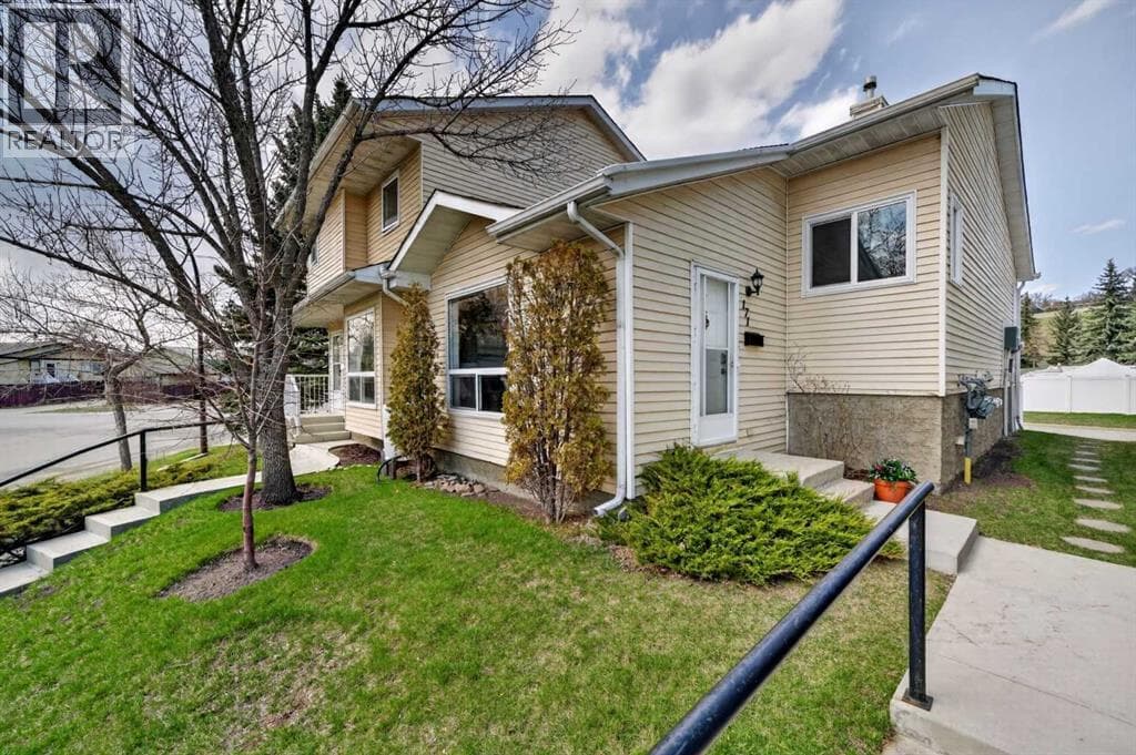 171 Deerfield Drive SE — photo 2
