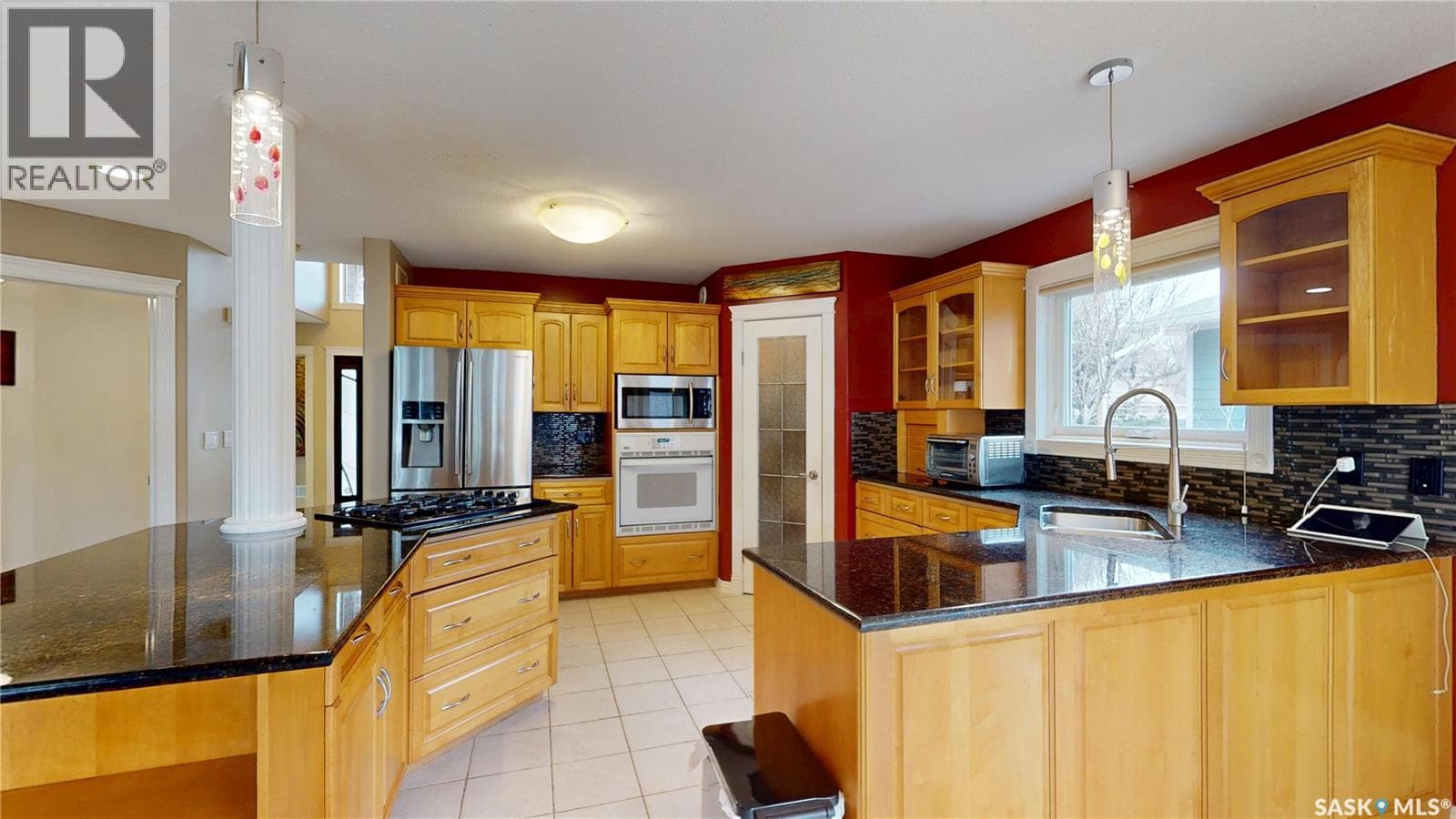 3150 Caen STREET — photo 3