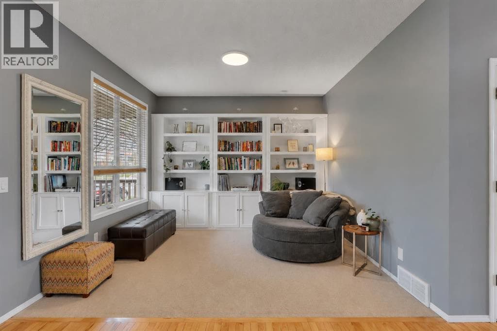 104 Prestwick Street SE — photo 3