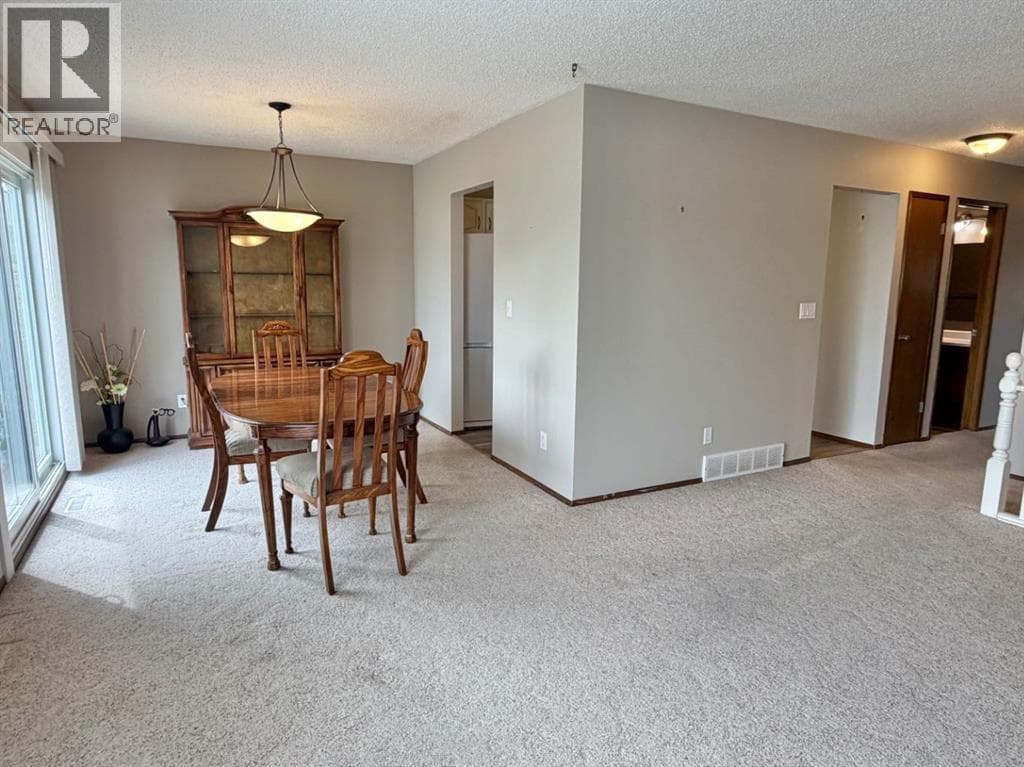 1387 Berkley Drive NW — photo 5