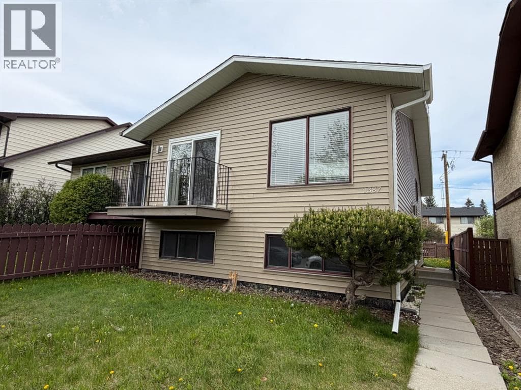 1387 Berkley Drive NW — photo 2