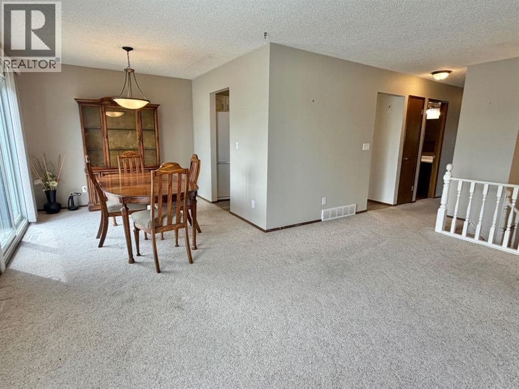 1387 Berkley Drive NW — photo 4