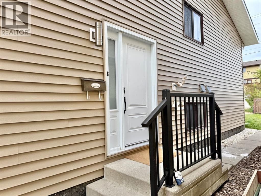 1387 Berkley Drive NW — photo 3
