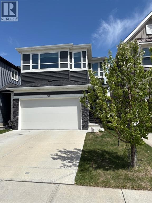 98 Lucas Crescent NW — photo 2